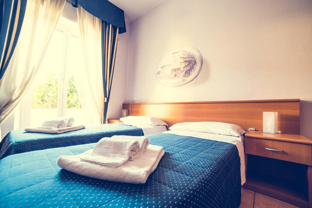 Hotel La Gaietta Millesimo Cameră foto