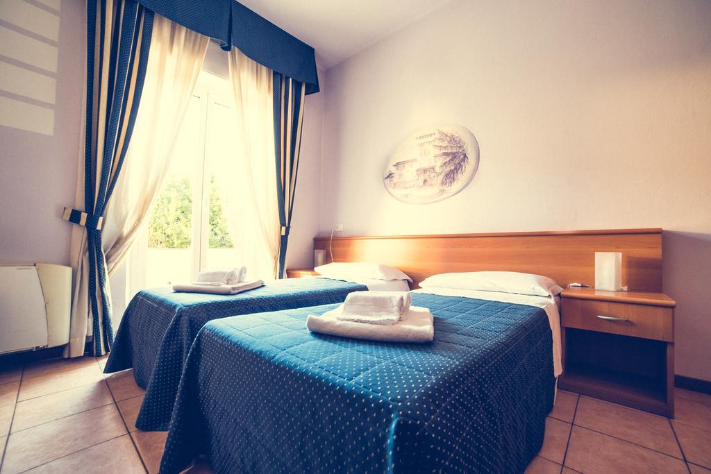 Hotel La Gaietta Millesimo Cameră foto